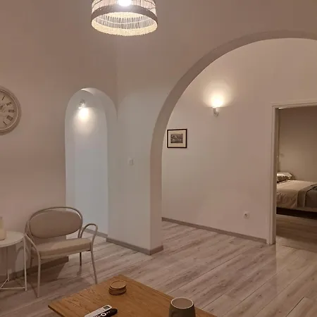 Alside Apartment *